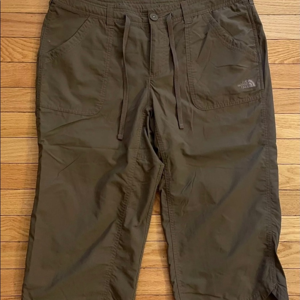 North Face Gray Nylon Capri Pants Size 2 Women’s
